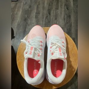 Under Armour Womens Charged Vantage 2 ICE Running Shoes sz 8.5 White/Neon